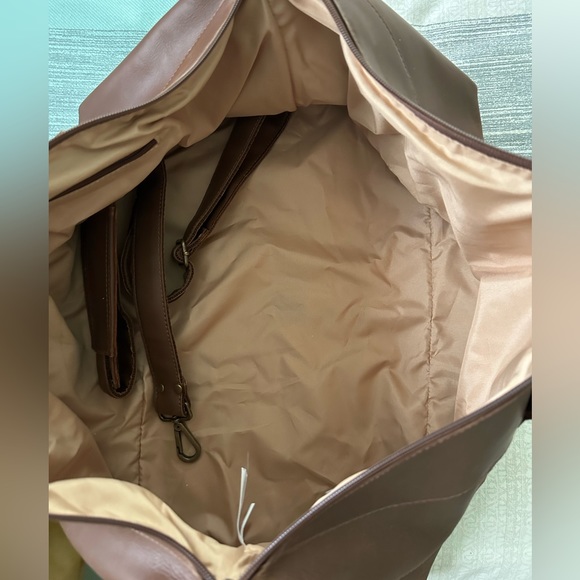 CLAIRE CHASE MEN’S VENICE DUFFEL-with shoulder strap & dust cover DARK BROWN - Picture 4 of 4